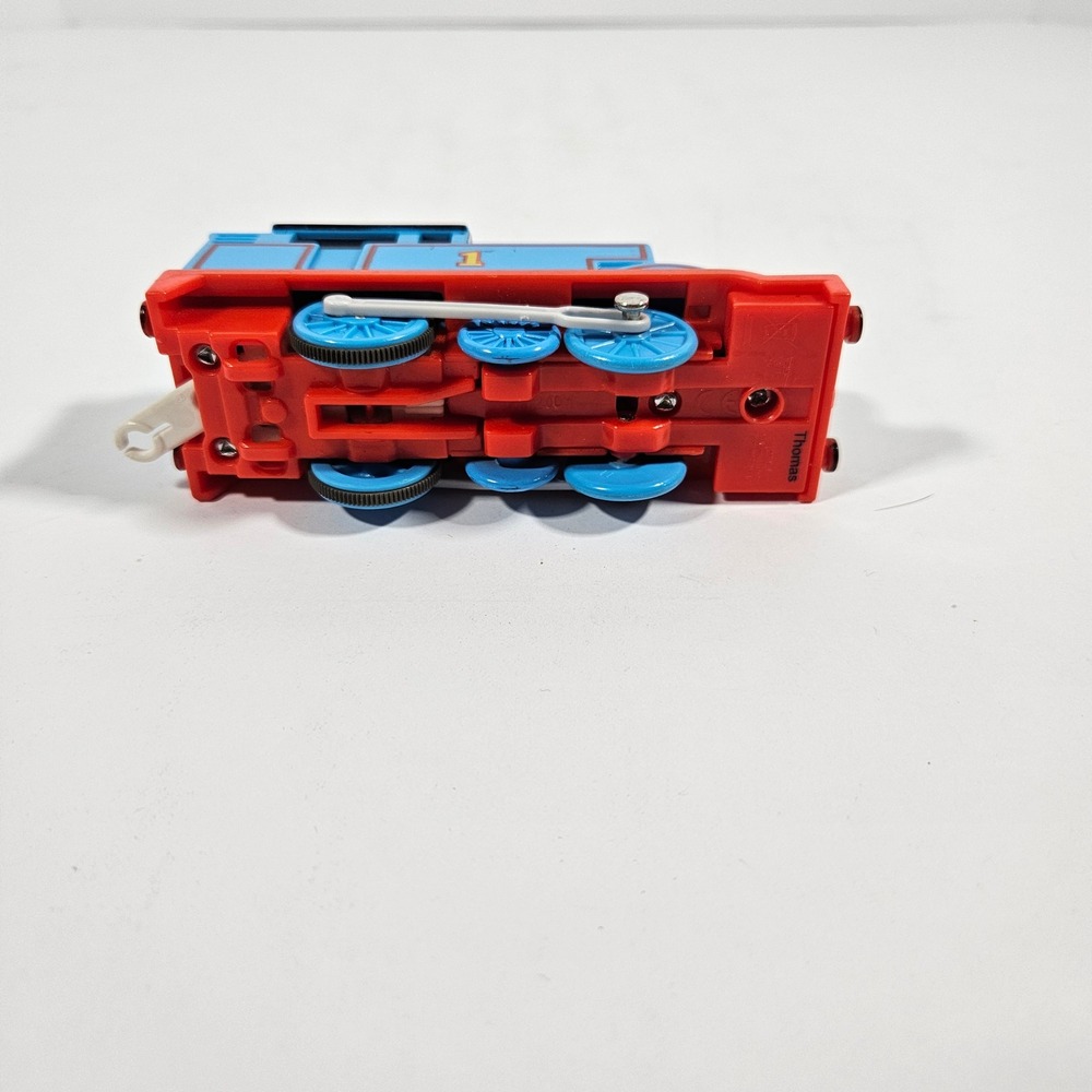 Thomas & Friends TrackMaster Thomas the‎ Tank Engine Motorized Train 2009 Mattel - Picture 6 of 8